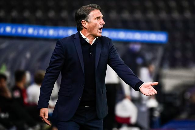 单场8次失误！亚当斯：我要做好反思 控制失误