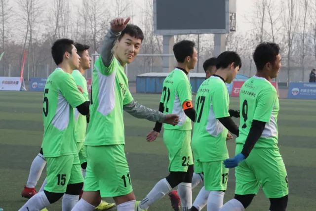 姆巴佩球员通道内找队友沟通没人理