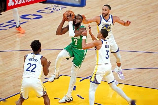 林崴17分郭昊文13+6+7 同曦力克青岛止连败