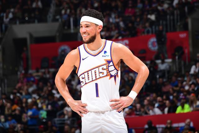 记者：本坦库尔因种族歧视孙兴慜 被英足总禁7场